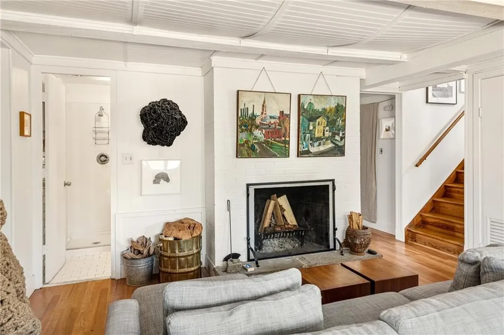 152 Hamilton Avenue Jamestown RI 02835