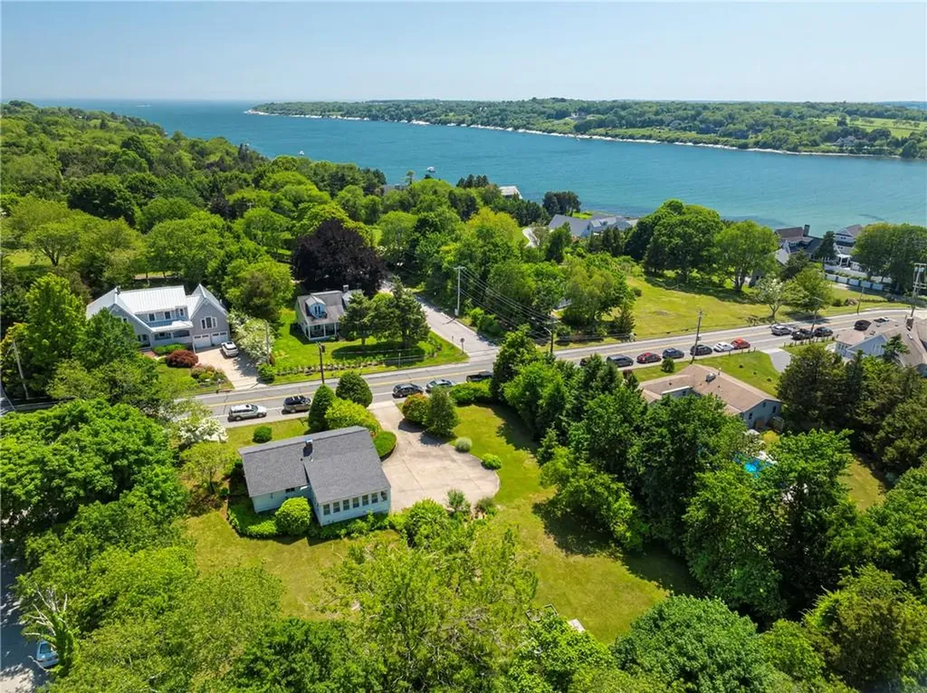 152 Hamilton Avenue Jamestown RI 02835