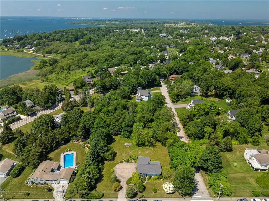 152 Hamilton Avenue Jamestown RI 02835