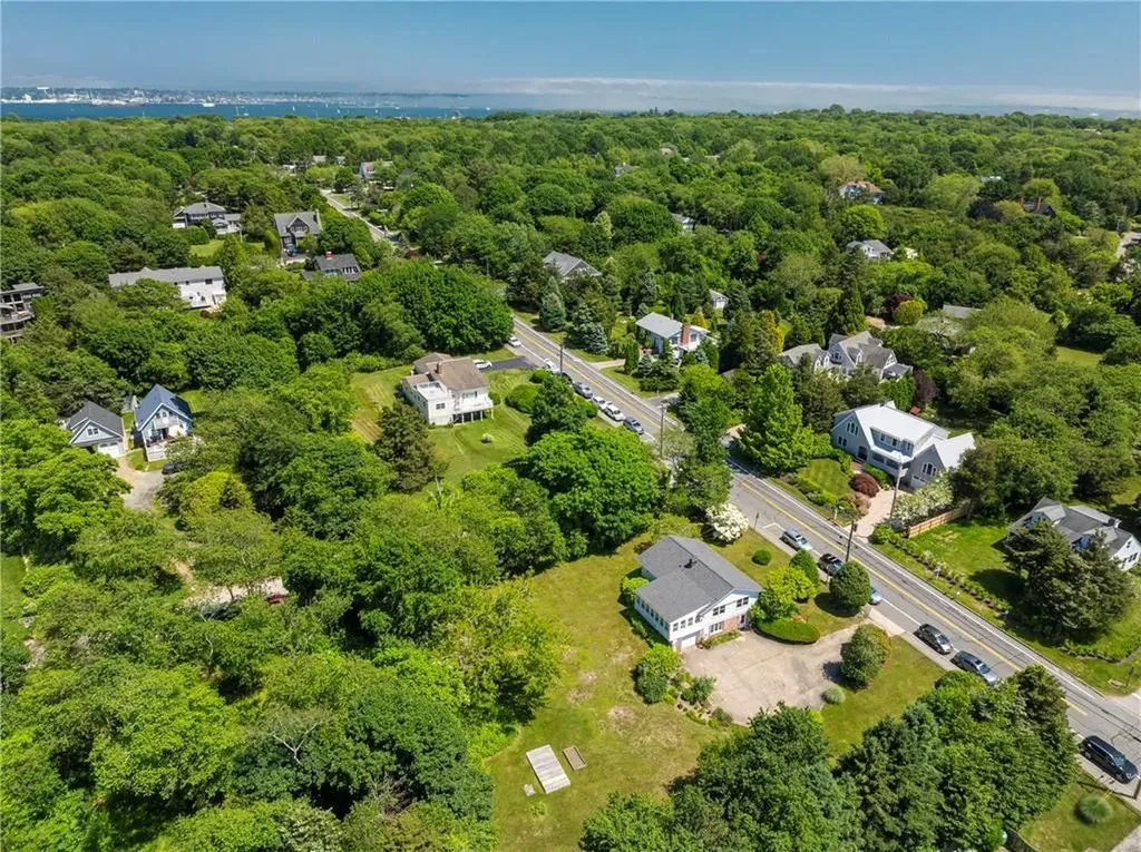 152 Hamilton Avenue Jamestown RI 02835