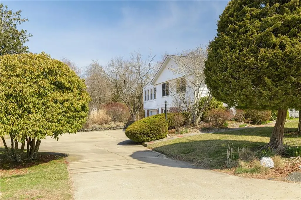 152 Hamilton Avenue Jamestown RI 02835