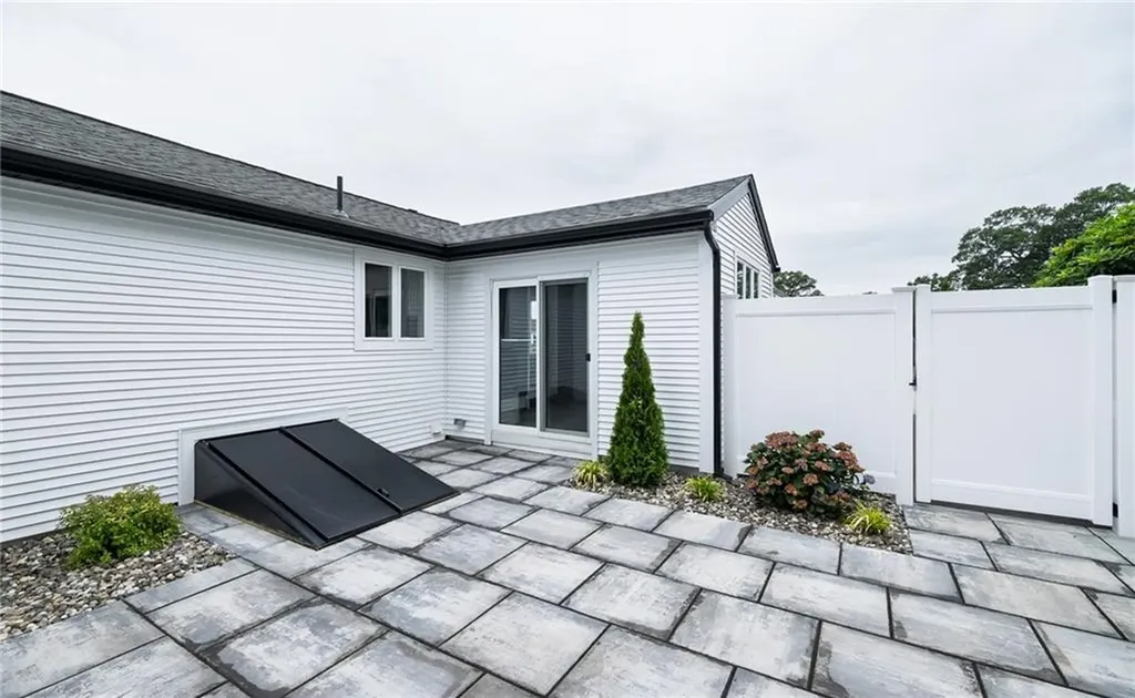 55 Brookfield Drive Cranston RI 02920