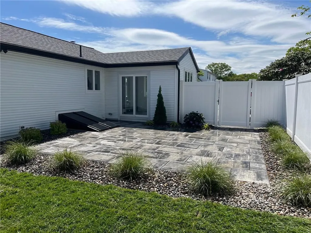 55 Brookfield Drive Cranston RI 02920