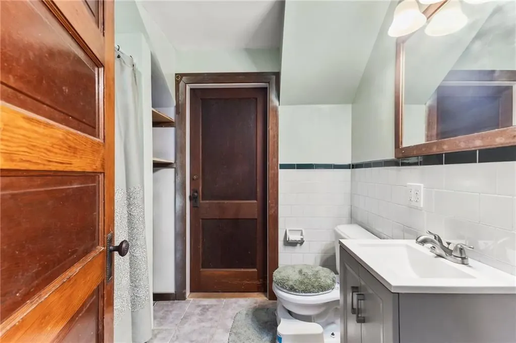 4 S Cornell Avenue Warren RI 02885