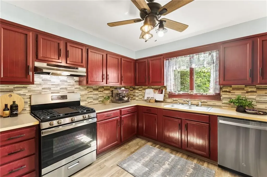 4 S Cornell Avenue Warren RI 02885