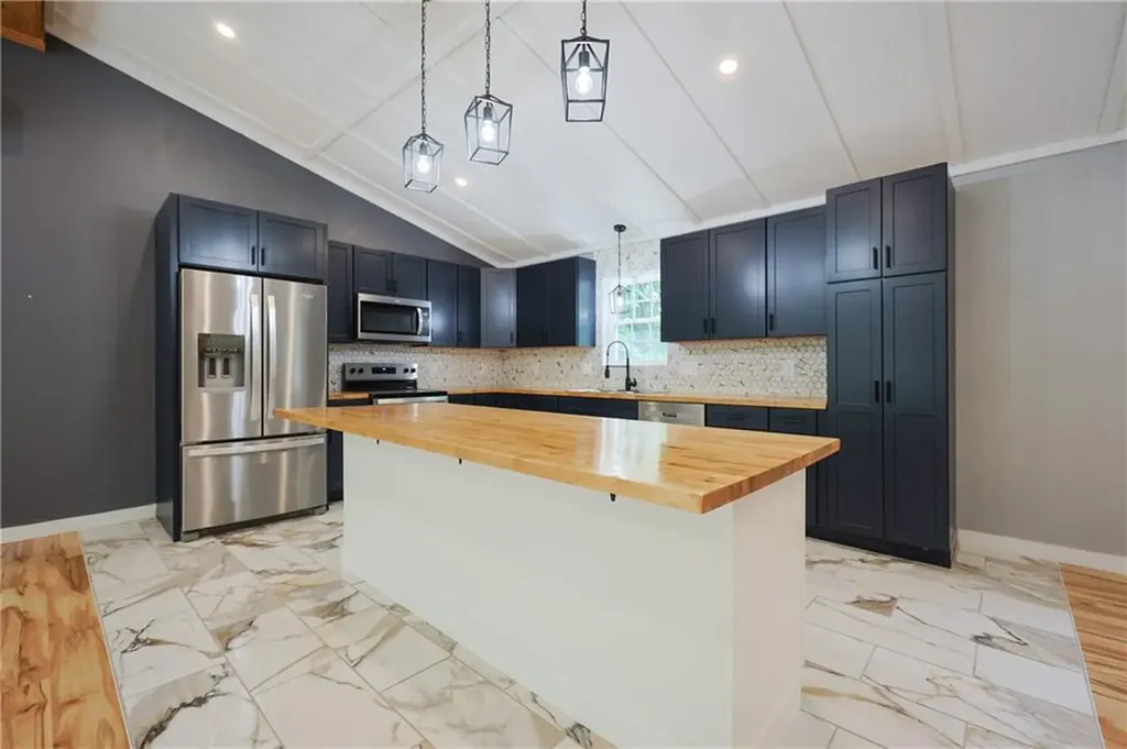 154 Foster Center Road Foster RI 02825