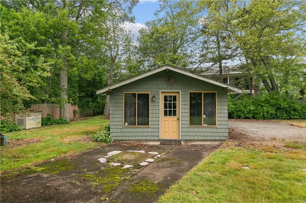 509 West Shore Road Warwick RI 02889
