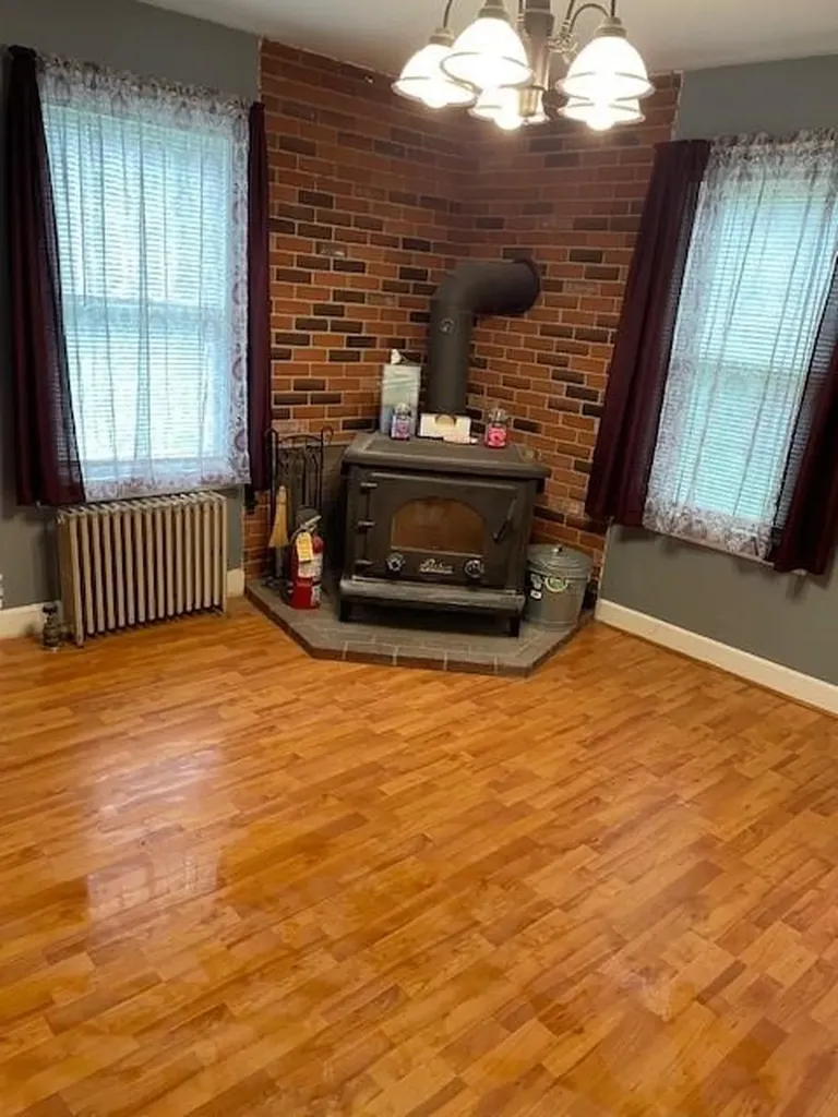 105 Newbury Avenue Woonsocket RI 02895