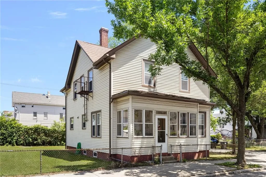 29 Ashton Street Providence RI 02904