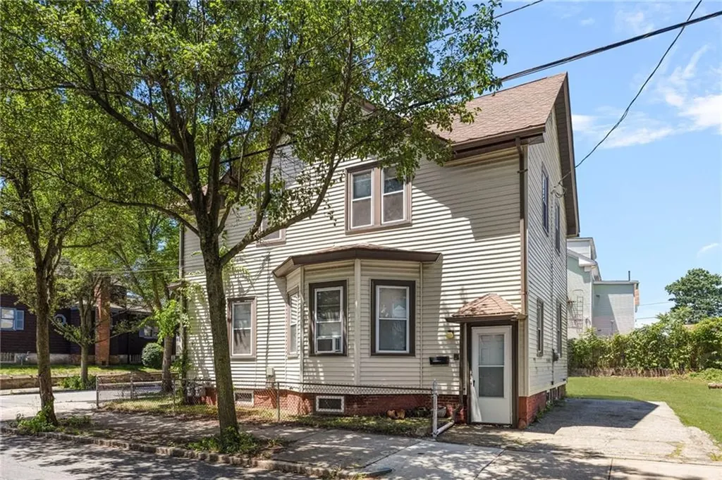 29 Ashton Street Providence RI 02904