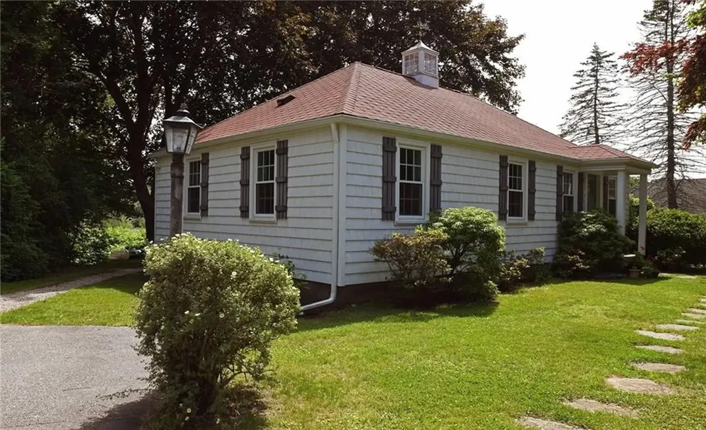 2352 Matunuck Schoolhouse Road Charlestown RI 02813