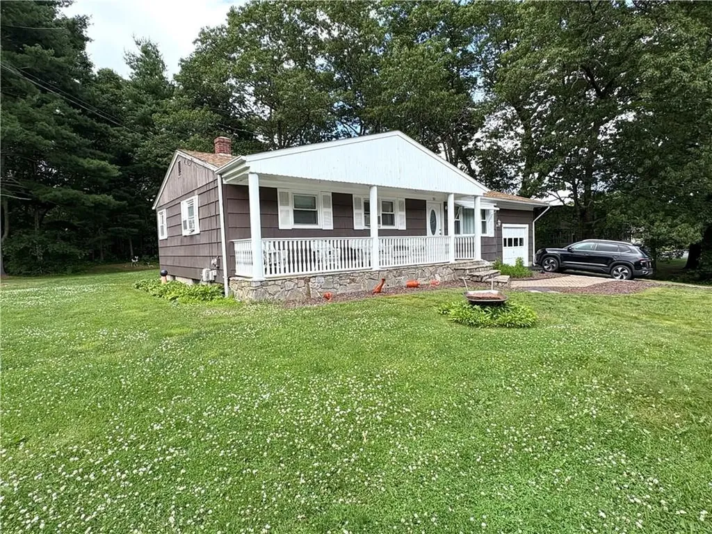 51 Old Carriage Road West Warwick RI 02893