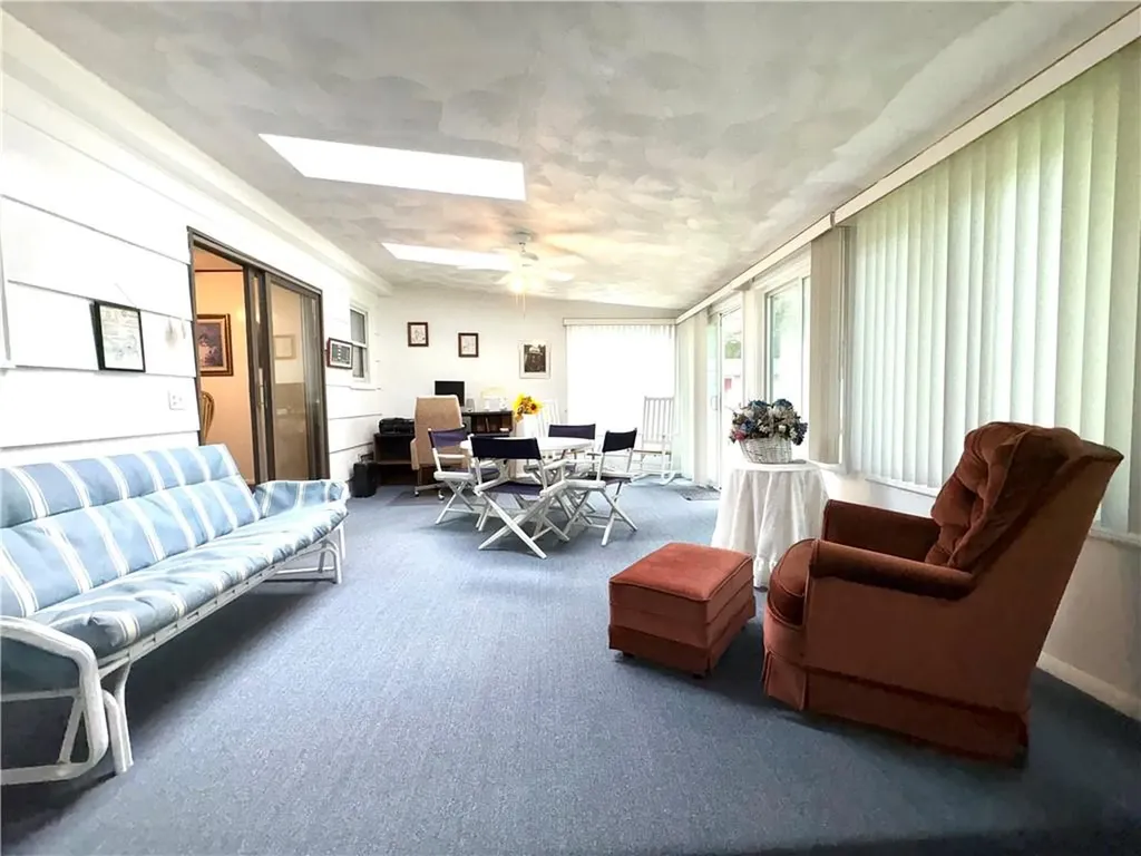51 Old Carriage Road West Warwick RI 02893