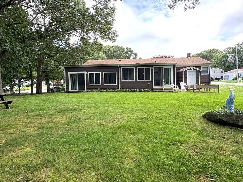 51 Old Carriage Road West Warwick RI 02893