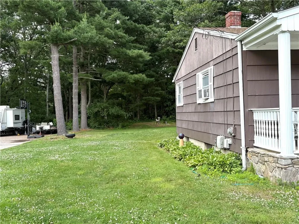 51 Old Carriage Road West Warwick RI 02893