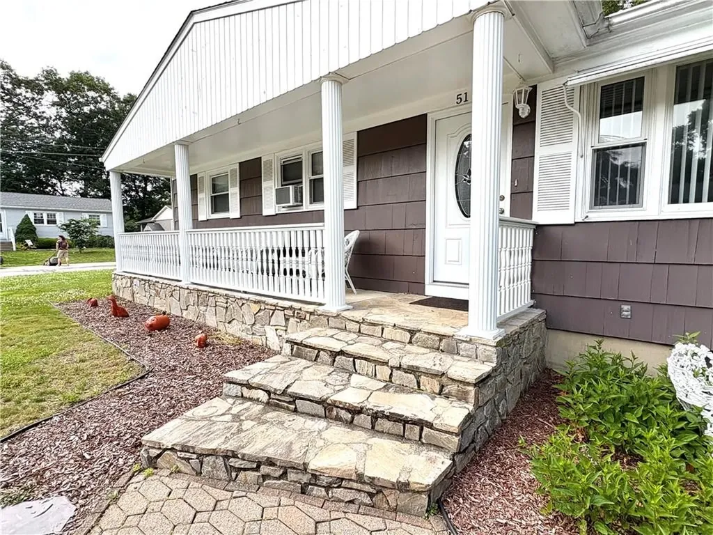 51 Old Carriage Road West Warwick RI 02893
