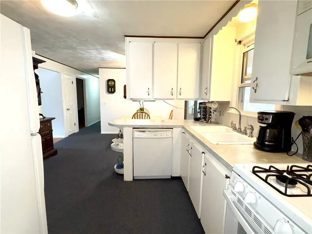 51 Old Carriage Road West Warwick RI 02893
