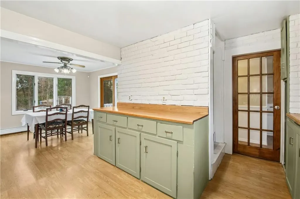 545 Victory Highway Burrillville RI 02839