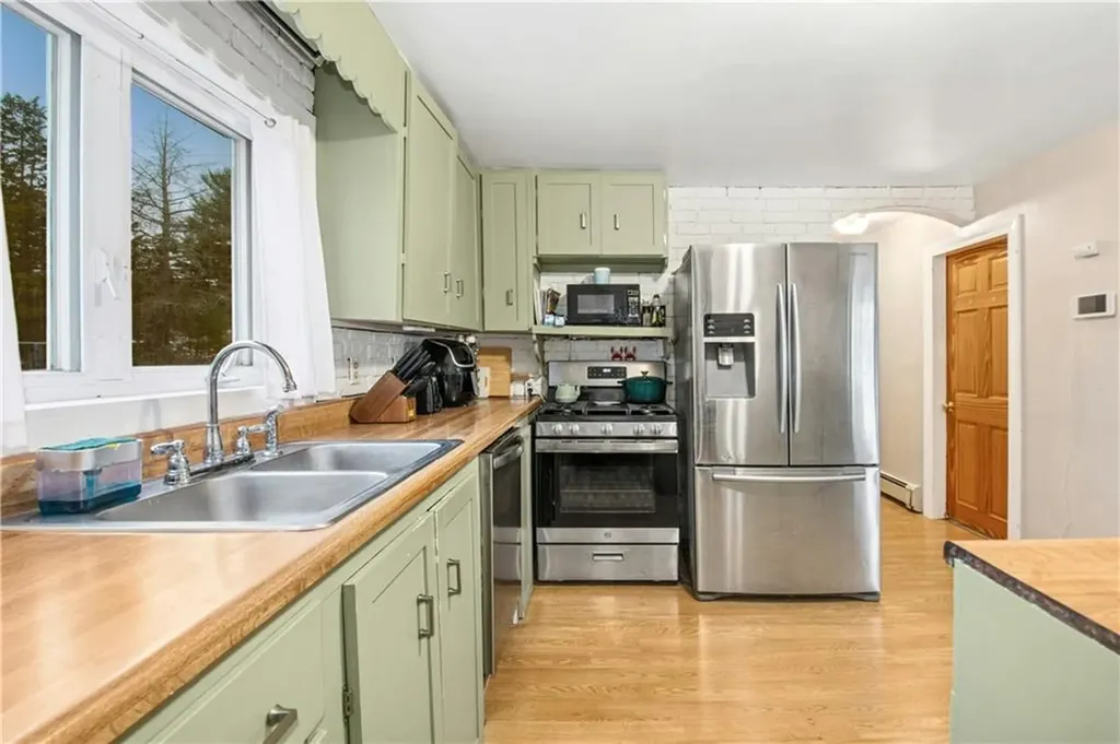 545 Victory Highway Burrillville RI 02839