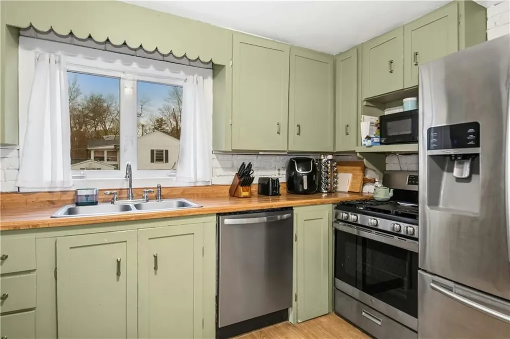 545 Victory Highway Burrillville RI 02839