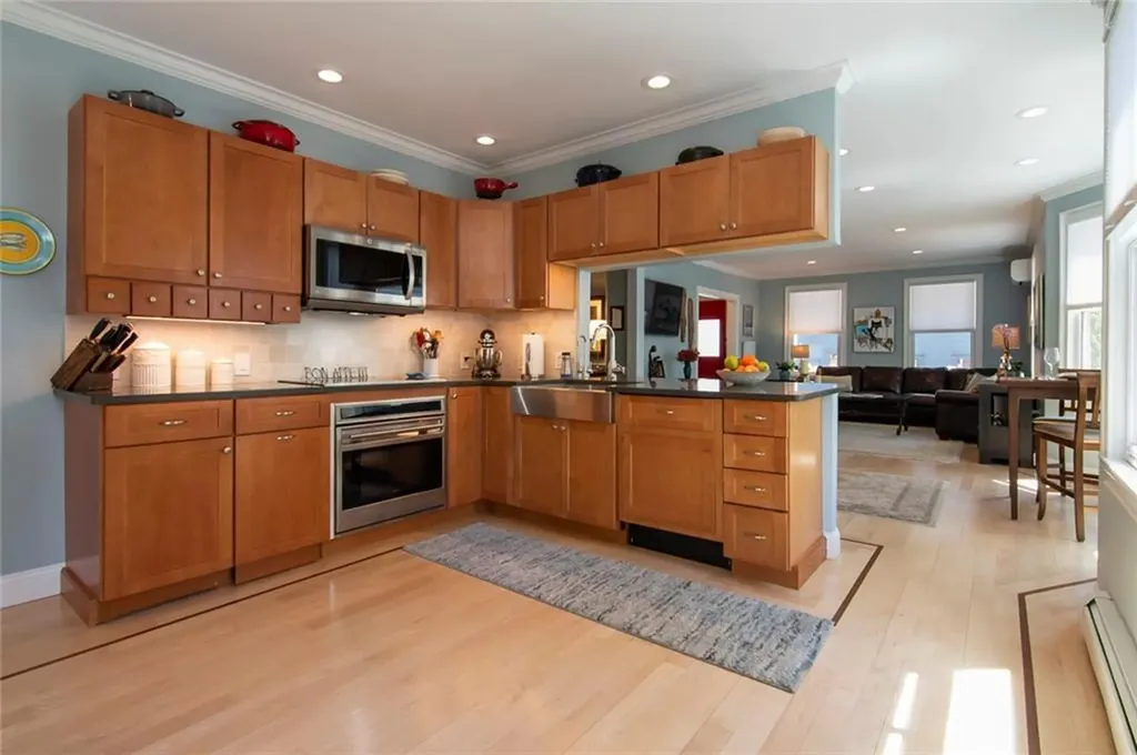 44 Third Street Newport RI 02840