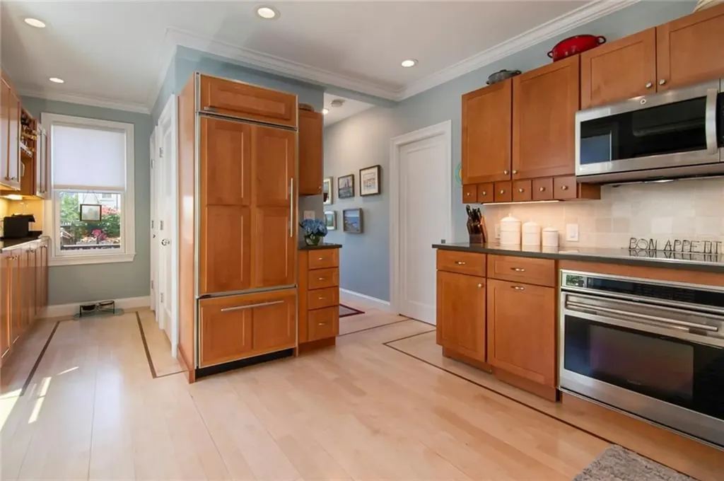 44 Third Street Newport RI 02840