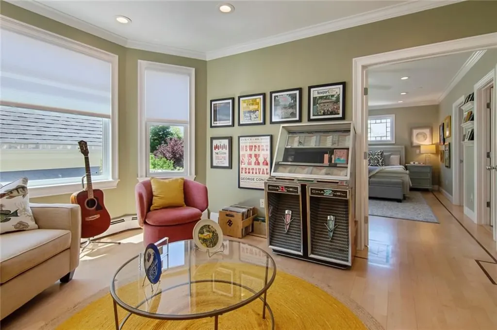 44 Third Street Newport RI 02840