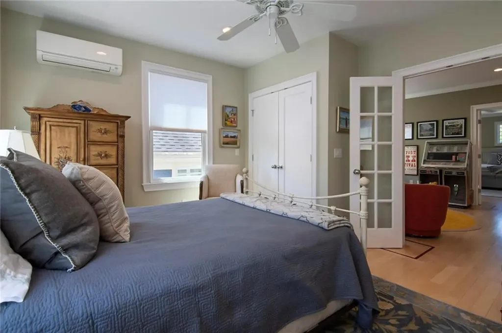 44 Third Street Newport RI 02840