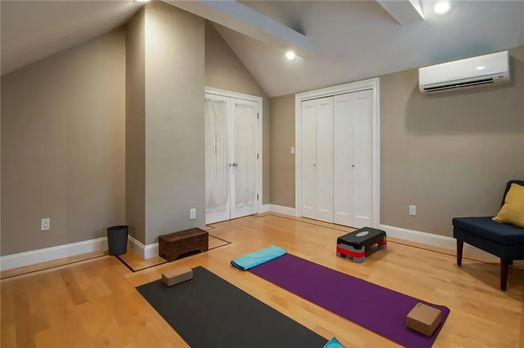 44 Third Street Newport RI 02840