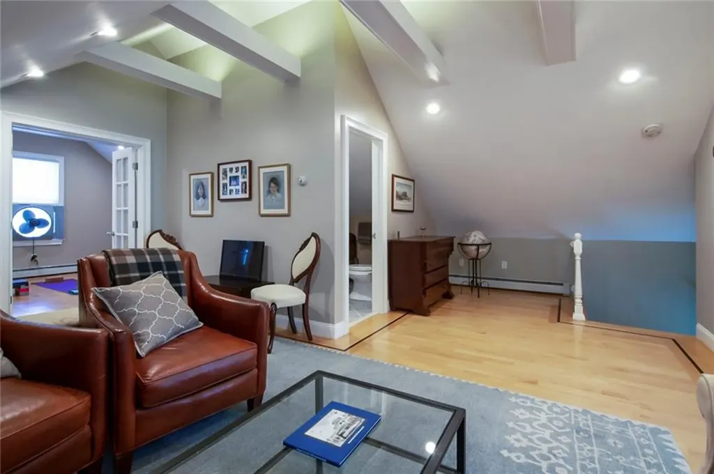 44 Third Street Newport RI 02840