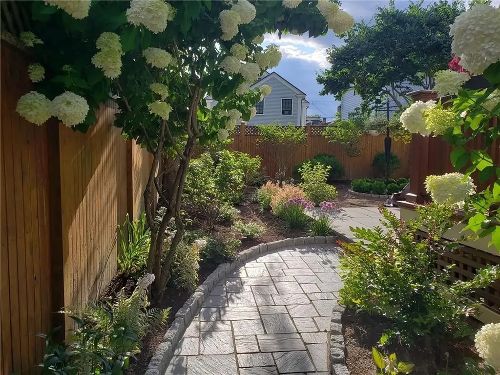 44 Third Street Newport RI 02840