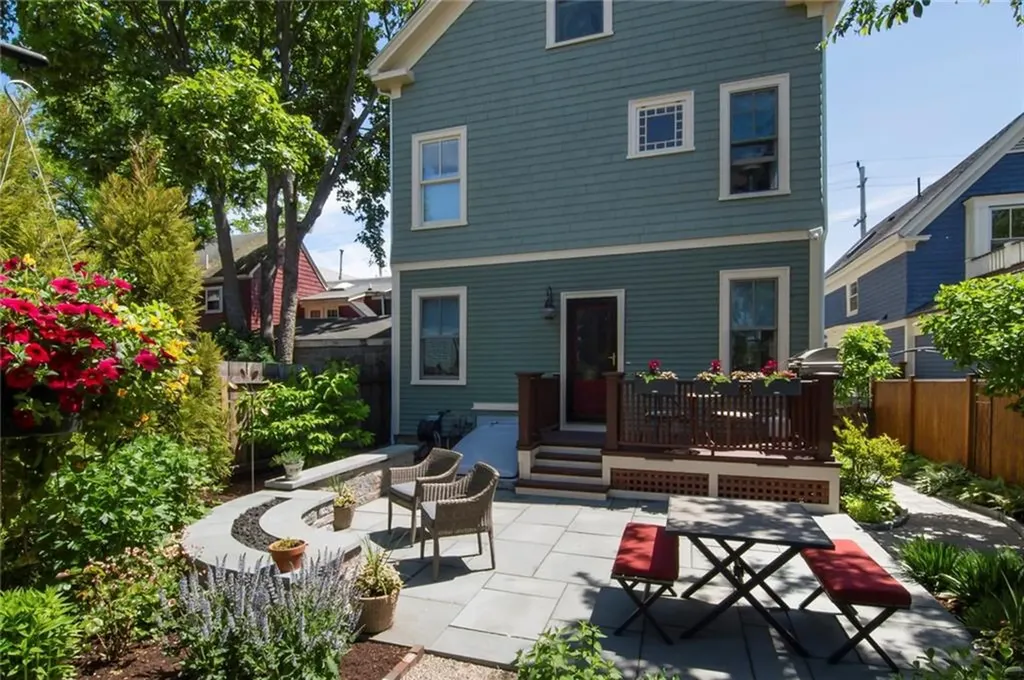 44 Third Street Newport RI 02840