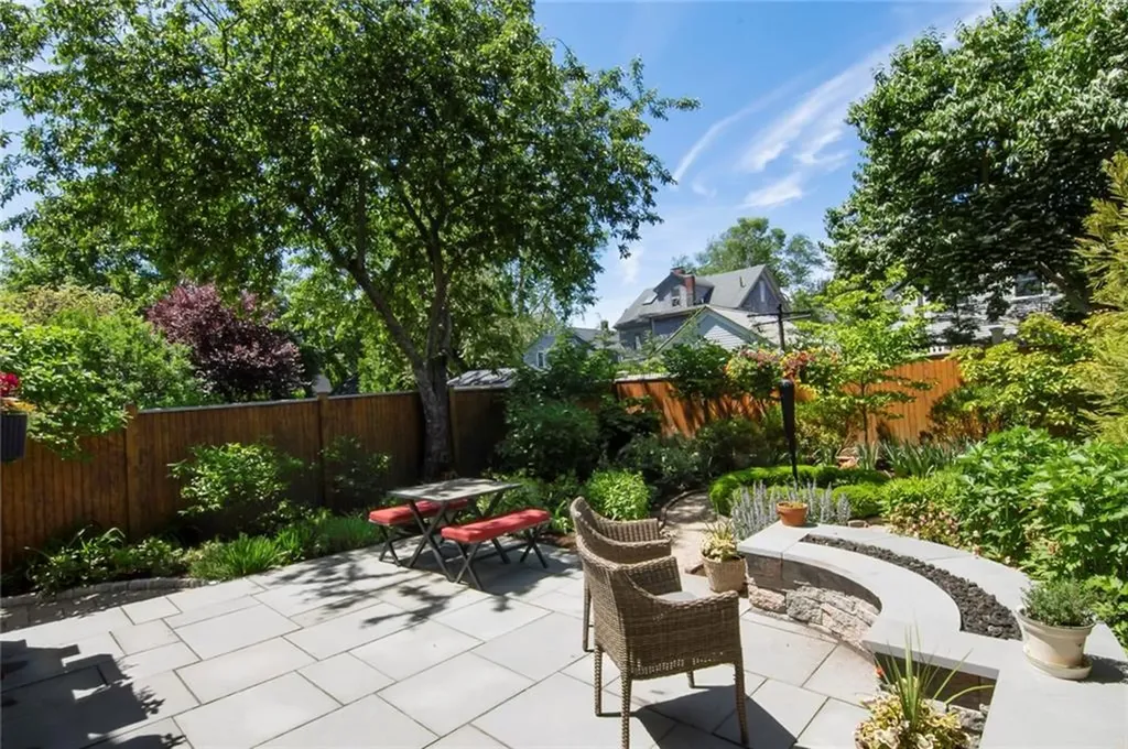 44 Third Street Newport RI 02840