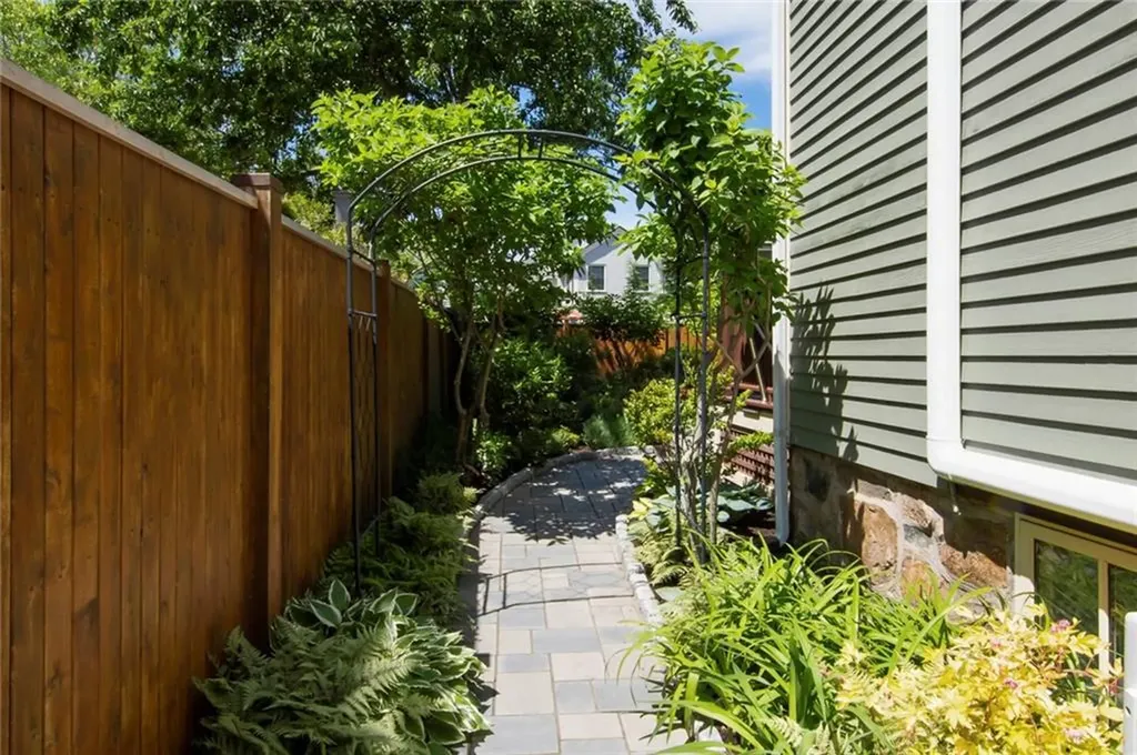 44 Third Street Newport RI 02840