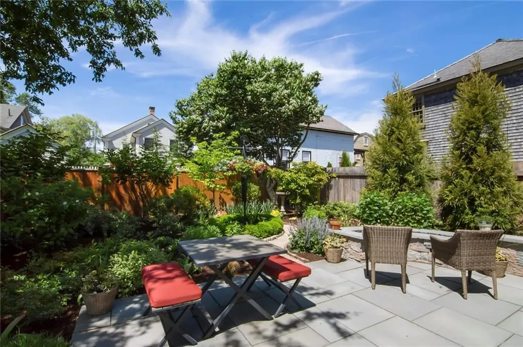 44 Third Street Newport RI 02840