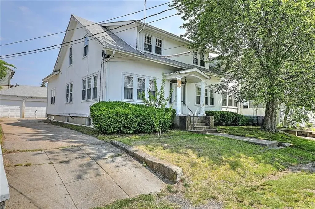 59 Colonial Avenue Cranston RI 02910