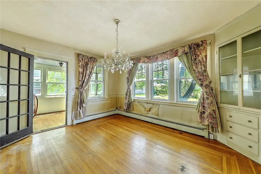 59 Colonial Avenue Cranston RI 02910