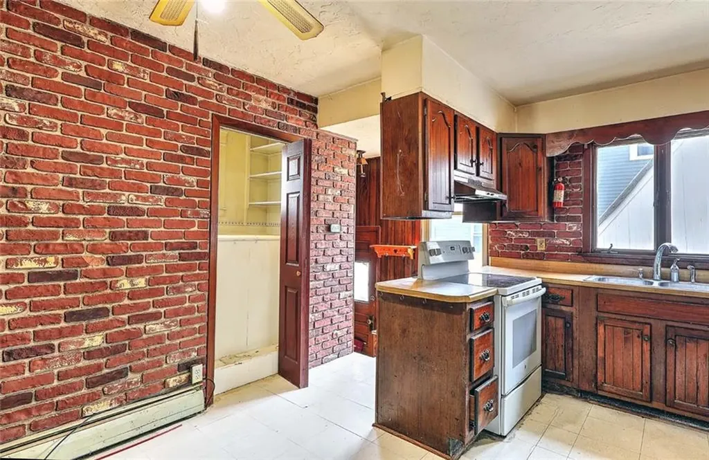 59 Colonial Avenue Cranston RI 02910