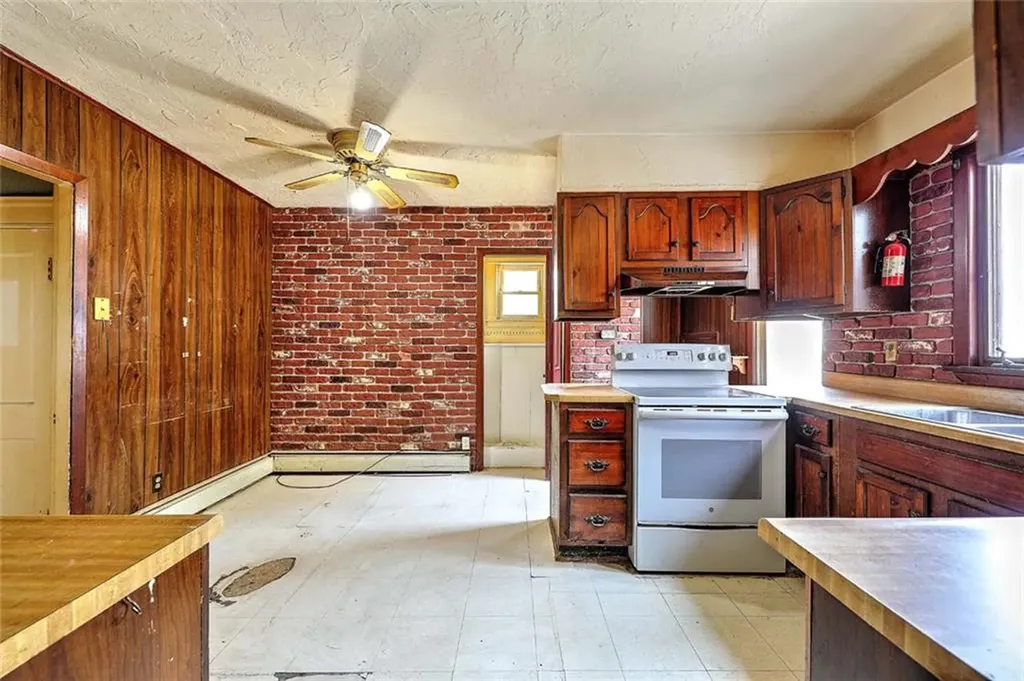 59 Colonial Avenue Cranston RI 02910