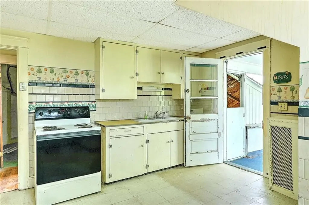 59 Colonial Avenue Cranston RI 02910
