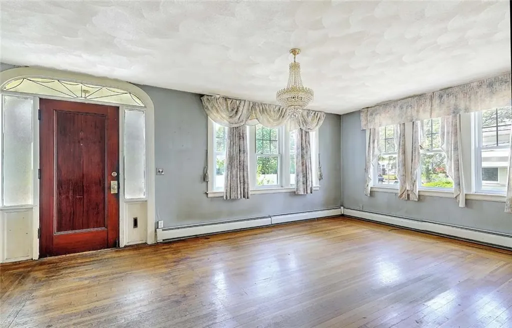 59 Colonial Avenue Cranston RI 02910