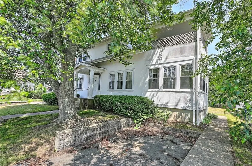 59 Colonial Avenue Cranston RI 02910