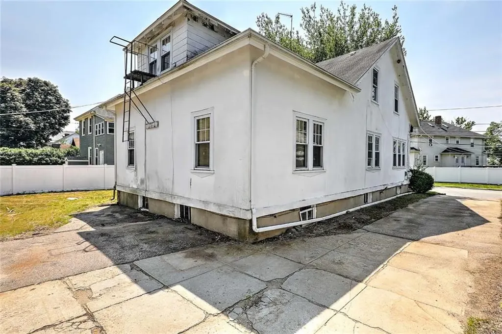 59 Colonial Avenue Cranston RI 02910