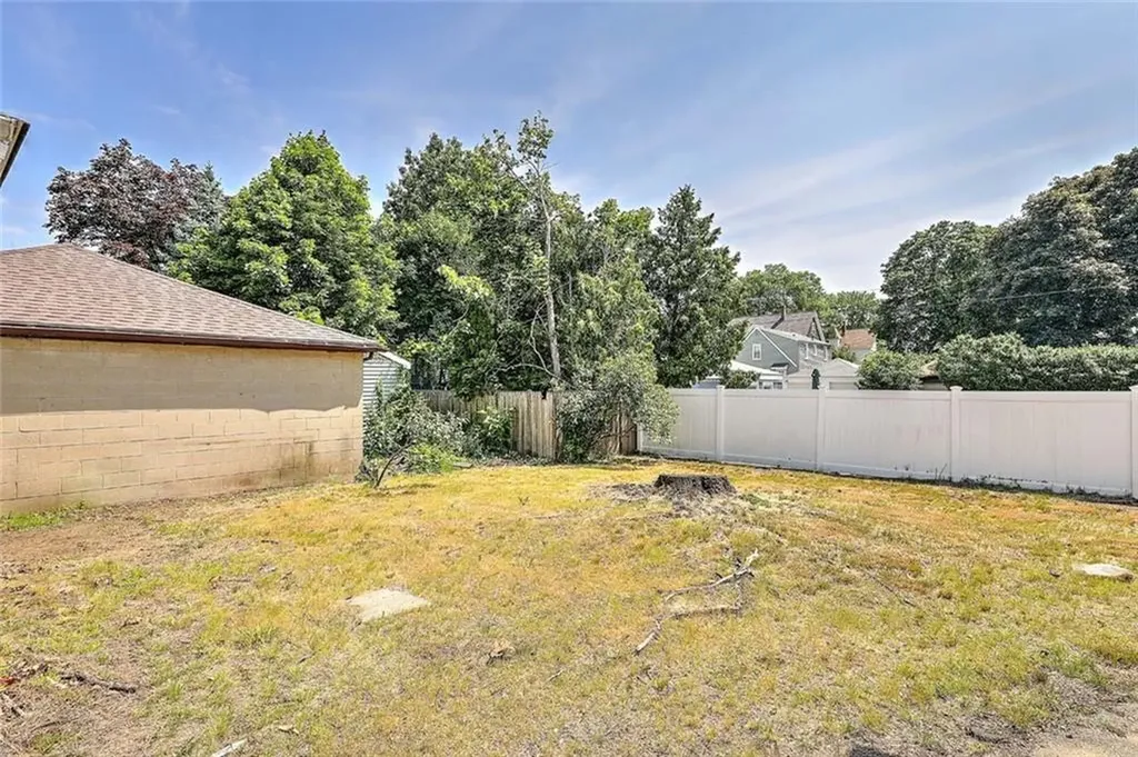 59 Colonial Avenue Cranston RI 02910