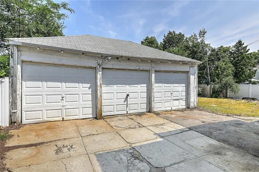 59 Colonial Avenue Cranston RI 02910