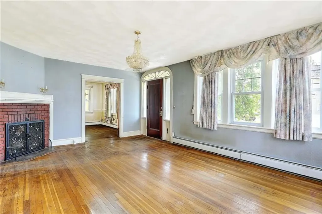 59 Colonial Avenue Cranston RI 02910