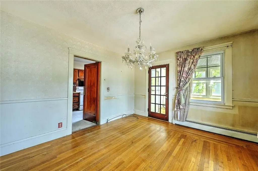 59 Colonial Avenue Cranston RI 02910