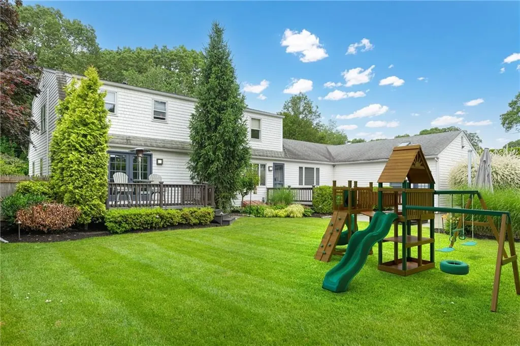69 Apple Tree Lane Warwick RI 02888