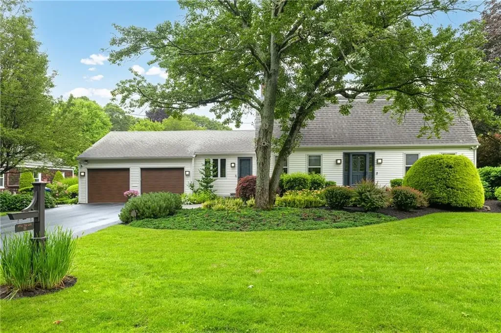 69 Apple Tree Lane Warwick RI 02888