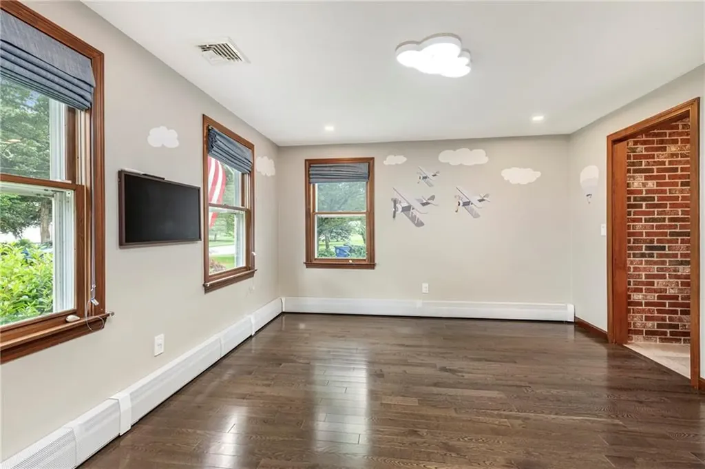 69 Apple Tree Lane Warwick RI 02888